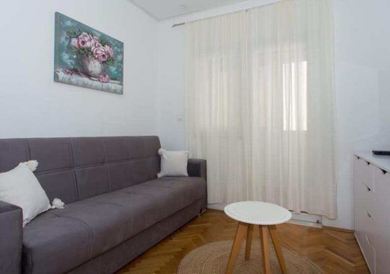 Appartement Michael à Omiš Extérieur photo