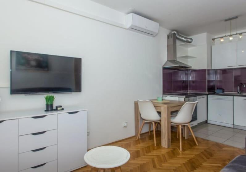 Appartement Michael à Omiš Extérieur photo